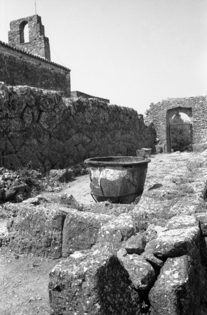 Necromanteion, courtyard